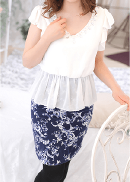 CAMISOLEの女の子の画像